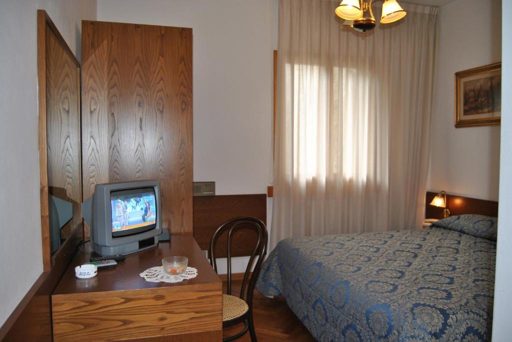 Hotel Archimede Реджелло Номер фото